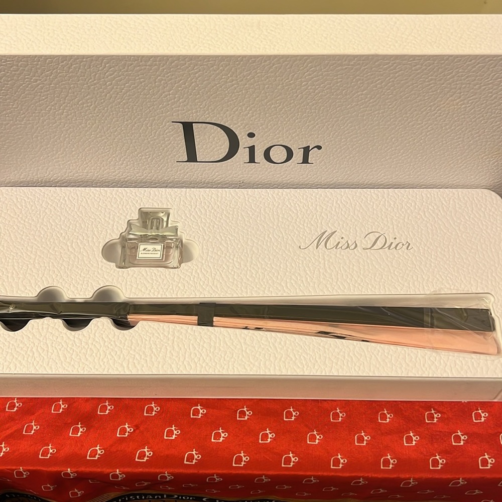 Brand New DIOR Miss Dior Fan - Picture 14 of 16